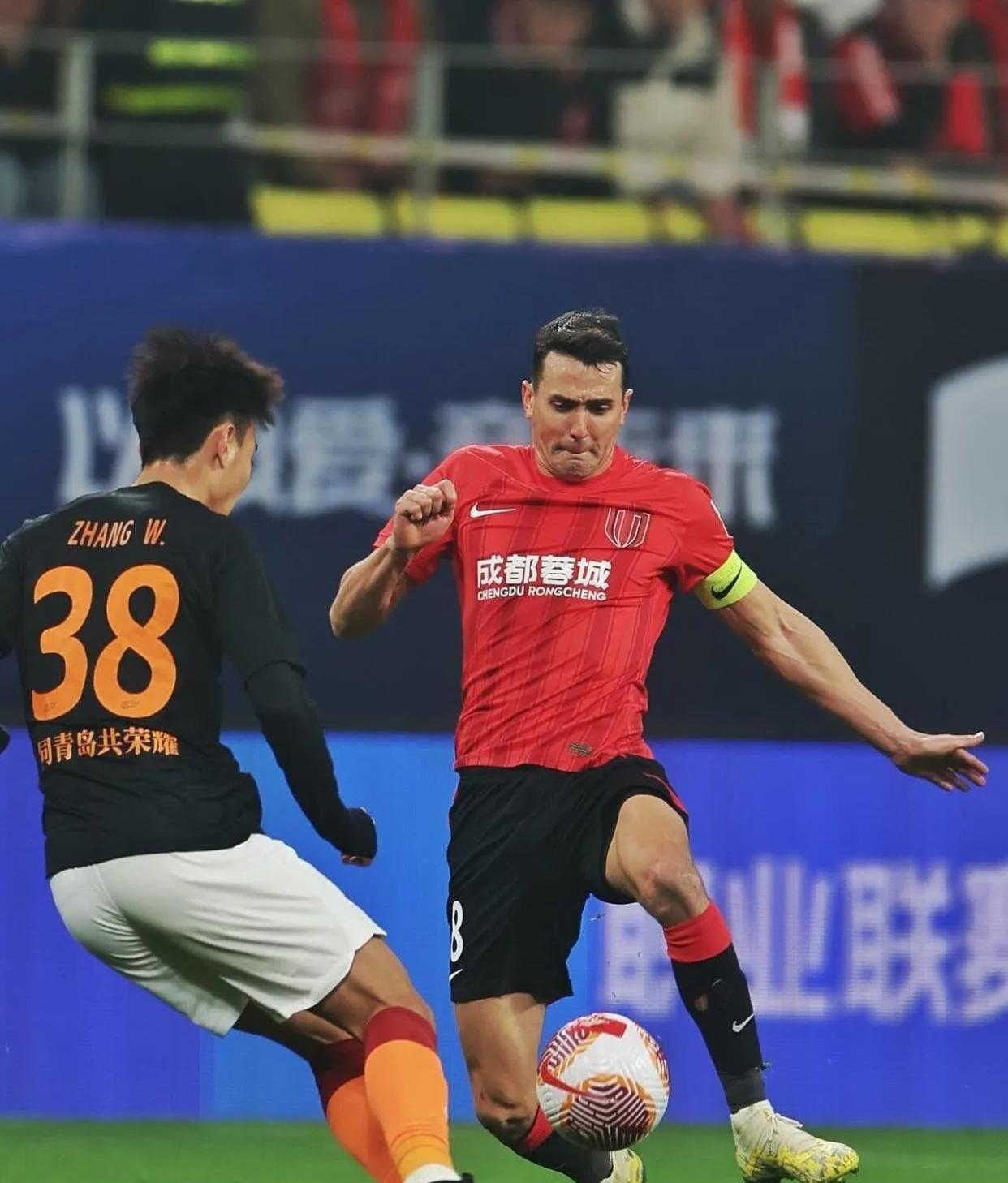 赛后足总杯传出新动向，多特蒙德官宣签约，管理层表态：话题不断，训练强度明显提升